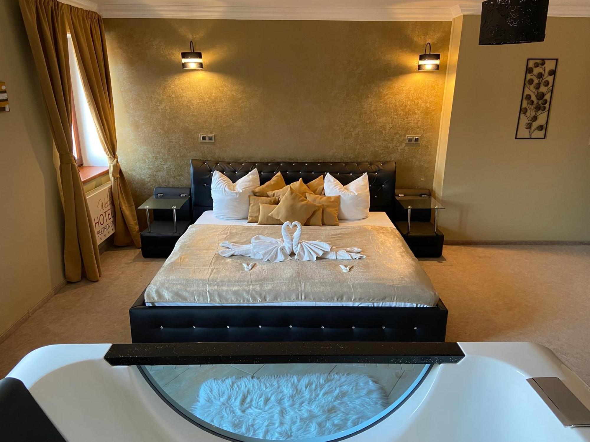 Wellness Hotel Beethoven โคมูตอฟ ภายนอก รูปภาพ