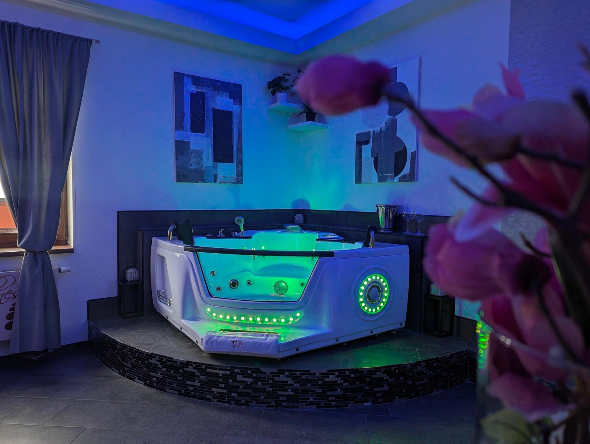 Wellness Hotel Beethoven โคมูตอฟ ภายนอก รูปภาพ